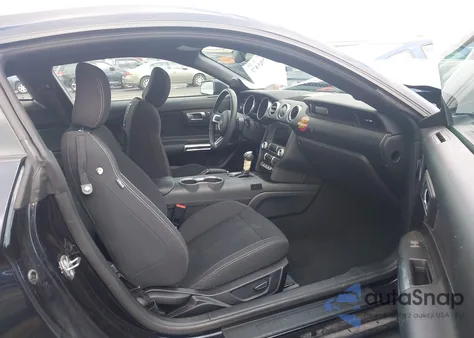 2021 Ford Mustang Ecoboost Fastback z USA, uszkodzony, nr VIN 1FA6P8TH4M5120405